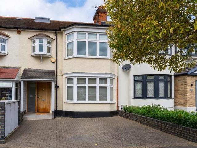 House for sale in South Woodford, Snaresbrook