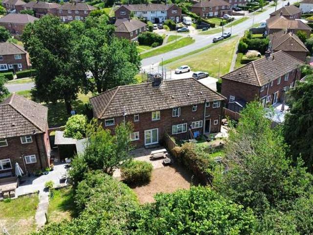 House for sale in Wash Common, Enborne
