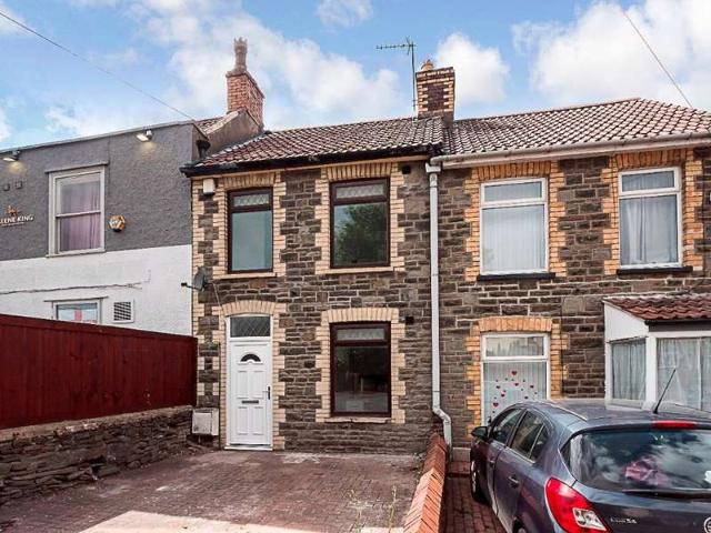 House for sale in Kingswood