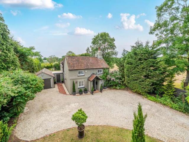 House for sale in Denham, Tatling End