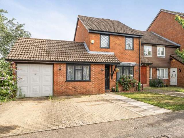 House for sale in Denham