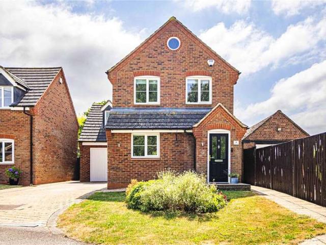 House for sale in Eaton Bray, Bedfordshire