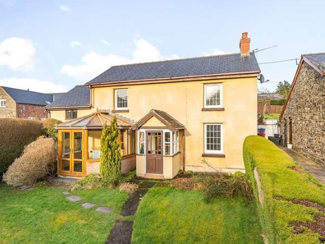 House for sale in Llanfyllin