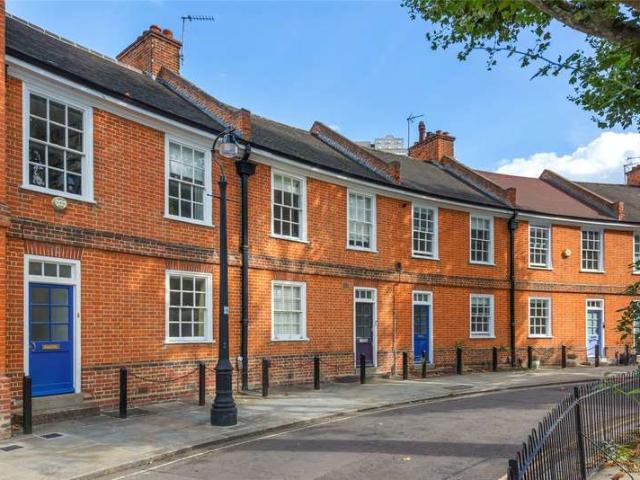 House for sale in Kennington Cross, Greater London