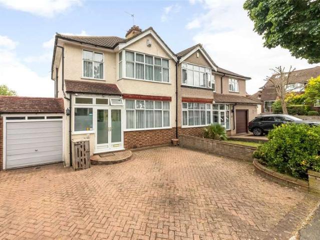 House for sale in London Borough of Croydon, Shirley
