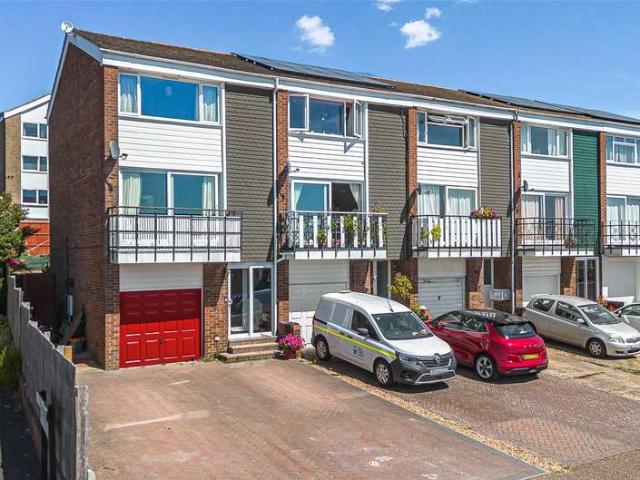 House for sale in Marehill, Horsham