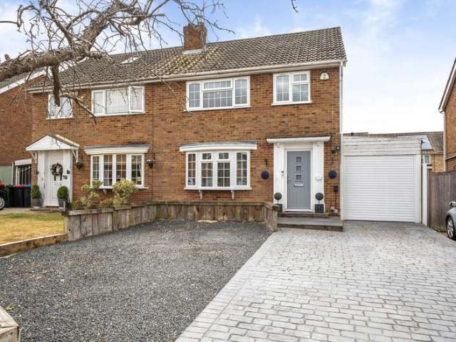 House for sale in Chipping Hill, Essex