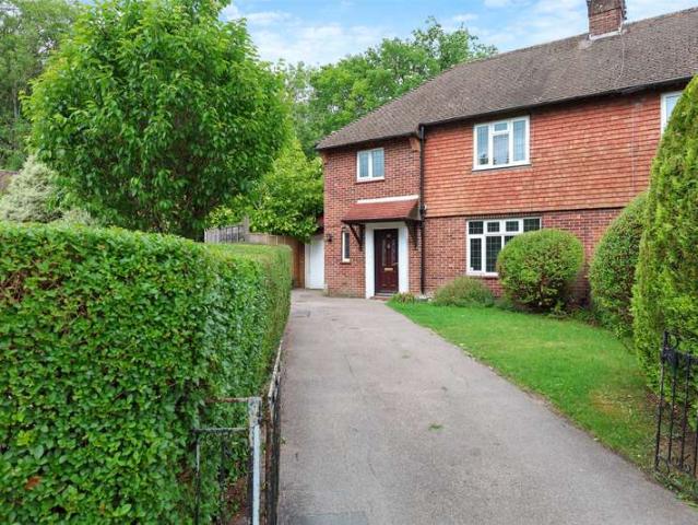 House for sale in Oxted, Hillview