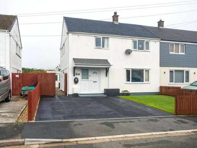 House for sale in Llanfihangel yn Nhowyn, Caergeiliog
