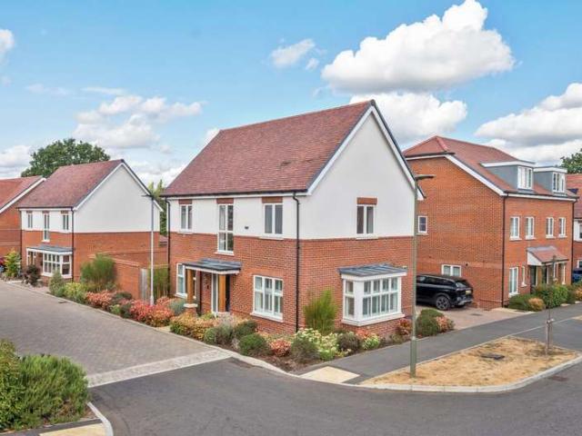 House for sale in Worplesdon, Westborough