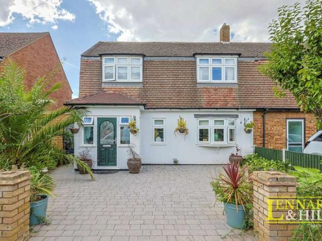 House for sale in Chadwell St Mary, Essex