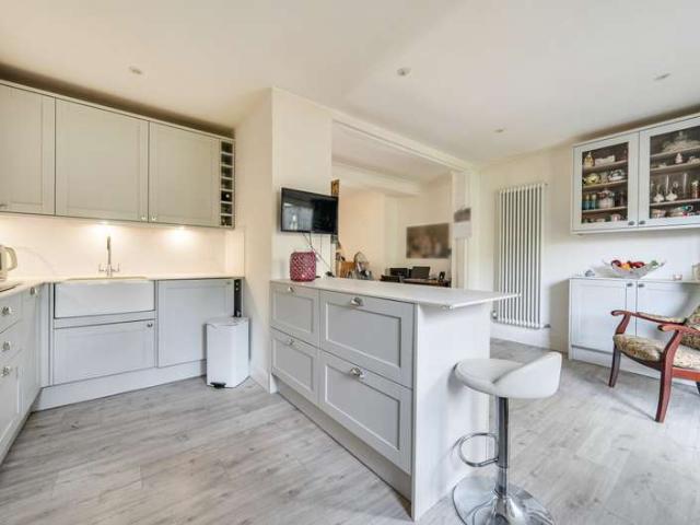 House for sale in Colindale, Greater London