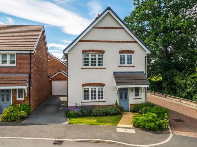 House for sale in Fole, Surrey