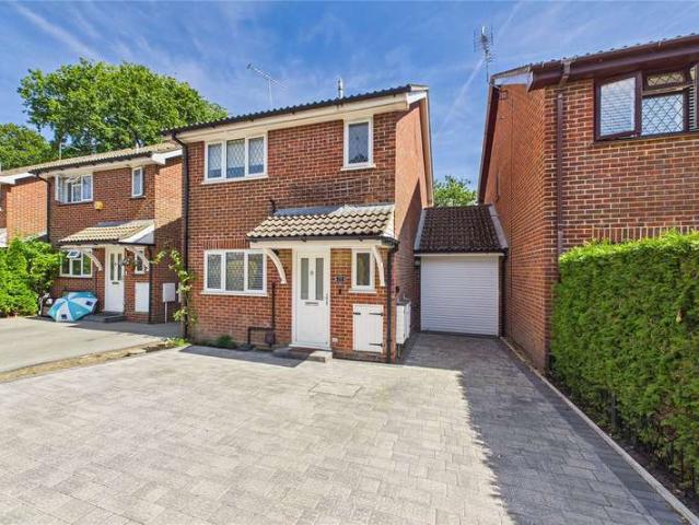 House for sale in Heol-las, Surrey