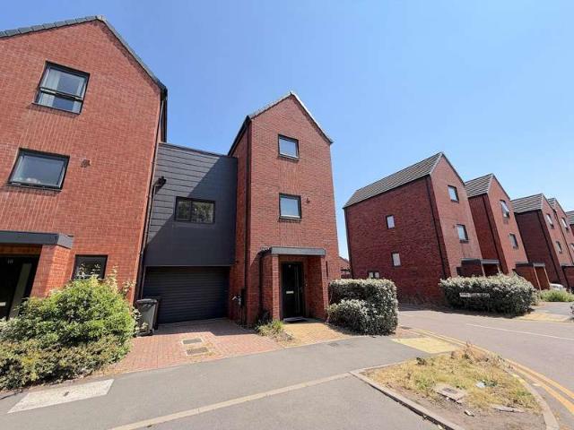 House for sale in Wednesfield, West Midlands