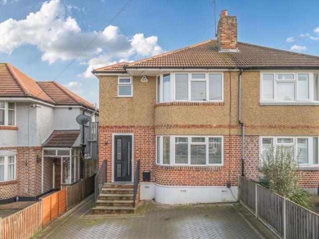 House for sale in Batchworth, Hertfordshire