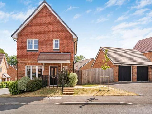 House for sale in Hog Hatch, Waverley