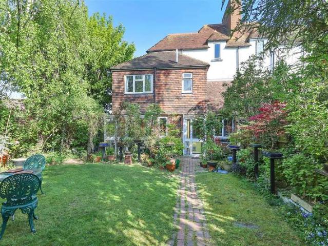 House for sale in Pachesham Park, Surrey