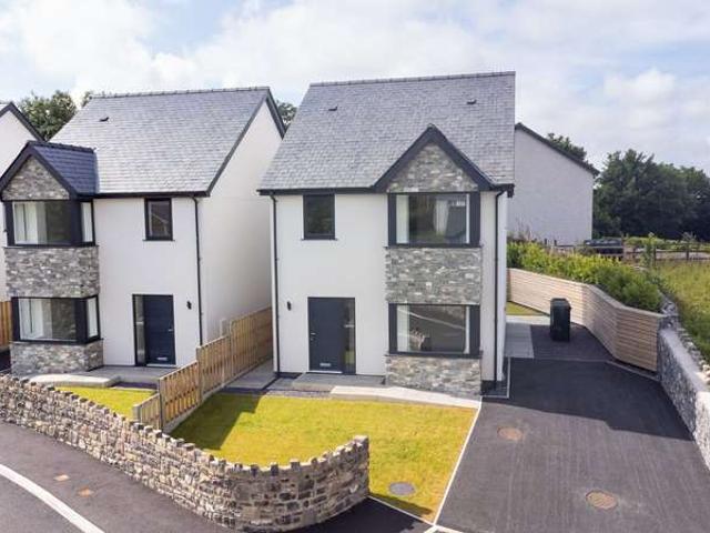 House for sale in Gwalchmai, Wales