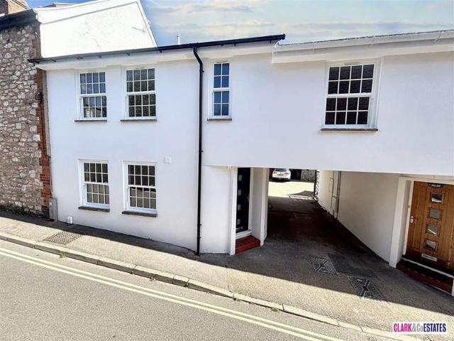 House for sale in Watergate, Devon