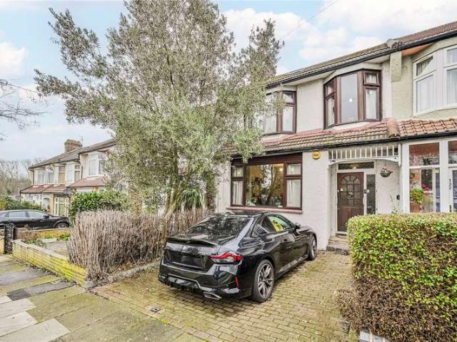 House for sale in New Southgate, Greater London