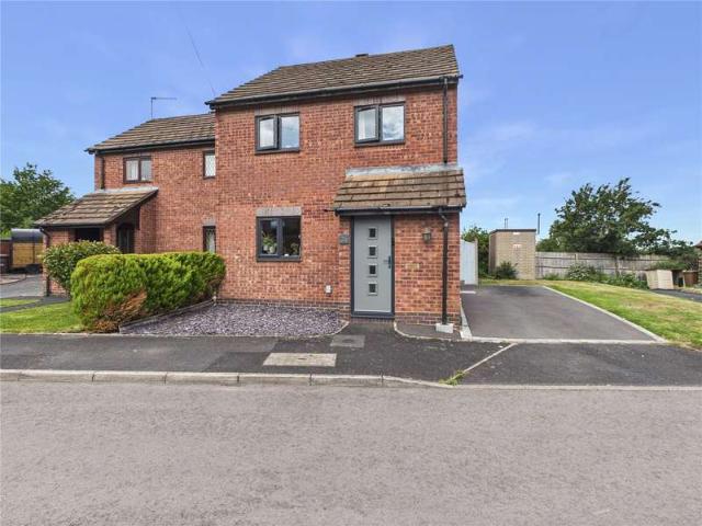 House for sale in Crookhill, Worcestershire