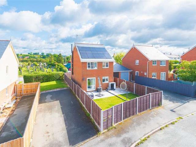 House for sale in Adfa, Wales