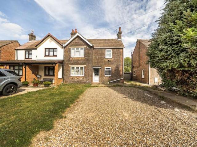 House for sale in Woodside Estate, Houghton Regis