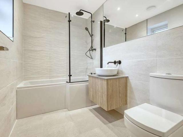 House for sale in Sanderstead, Selsdon