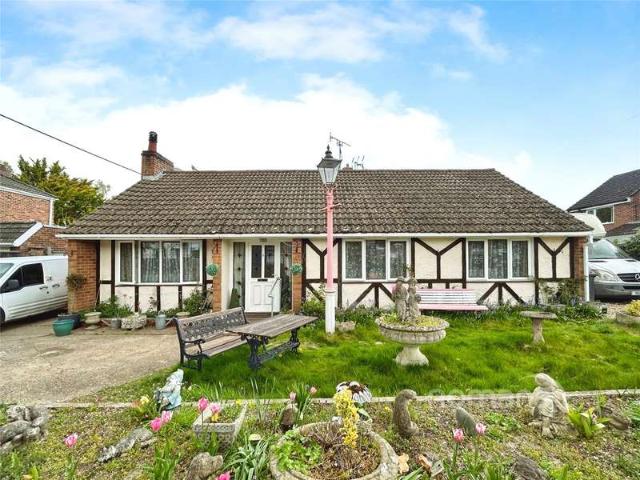 House for sale in Yateley, Moulsham Green
