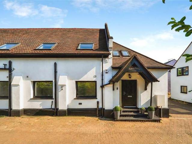 House for sale in Merry Hill, Hertsmere