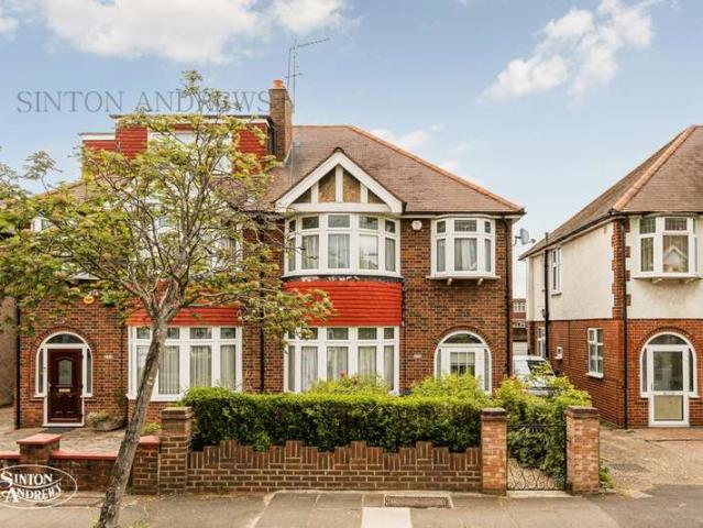 House for sale in London Borough of Ealing, Park Royal