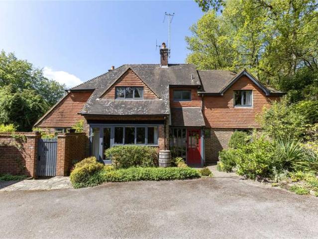 House for sale in Fole, Surrey