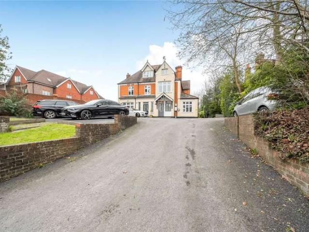 House for sale in Heol-las, Surrey