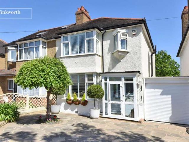 House for sale in Worcester Park, Greater London