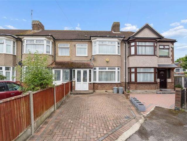 House for sale in Rush Green, Greater London