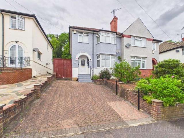 House for sale in London Borough of Croydon, Selsdon
