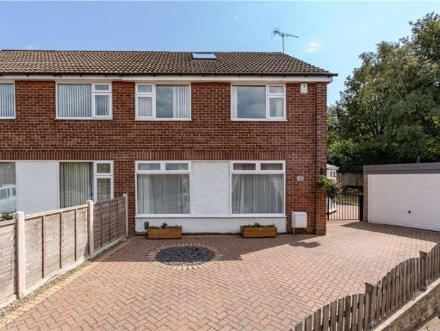 House for sale in Cookridge, West Yorkshire