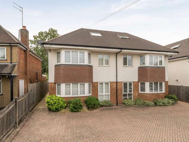 House for sale in Watford Heath, North Watford