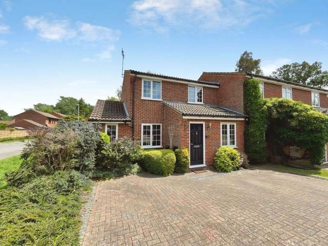 House for sale in Martin's Heron, Winkfield