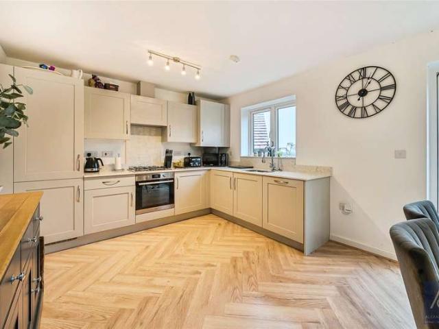 House for sale in Steeple Claydon, Buckinghamshire