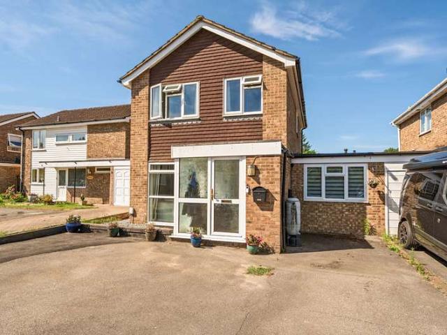 House for sale in Hart, Hampshire