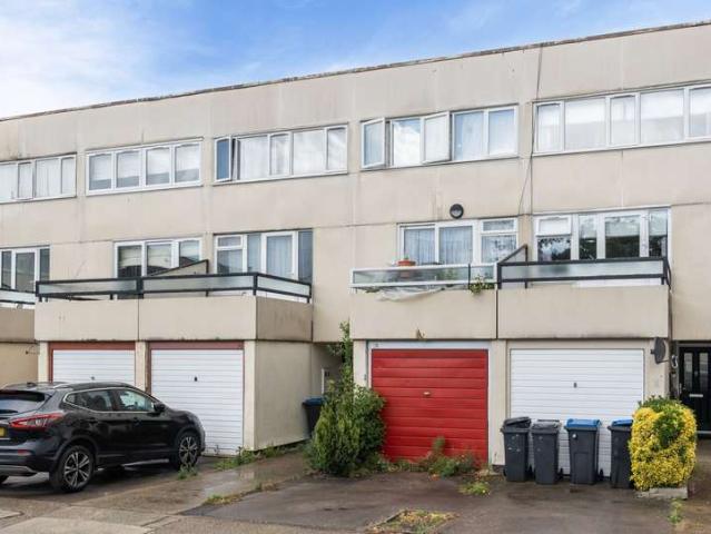 House for sale in London Borough of Merton, Mitcham