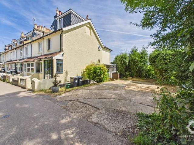 House for sale in Perryfields, West Sussex