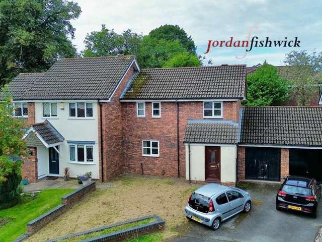 Townhouse for sale in Greenside, Macclesfield