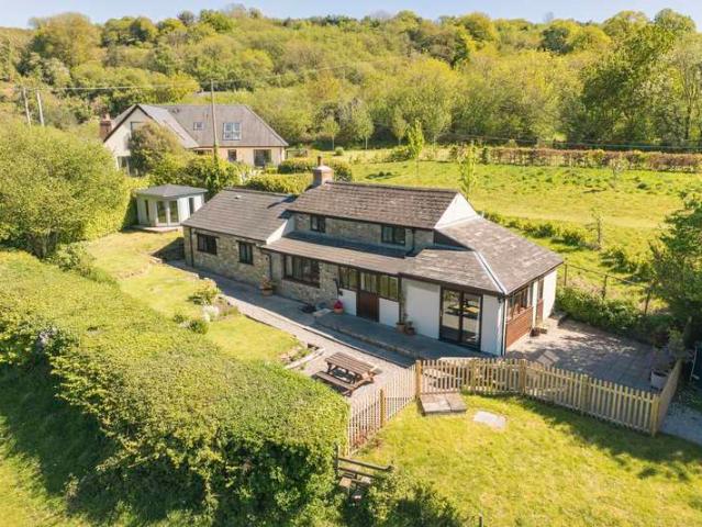 House for sale in Bromsberrow Heath, Gloucestershire