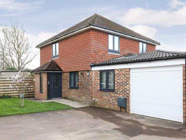 House for sale in Oxted, Hillview