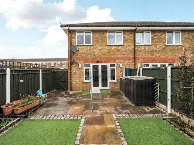 House for sale in Lower Green Esher, Blackhills
