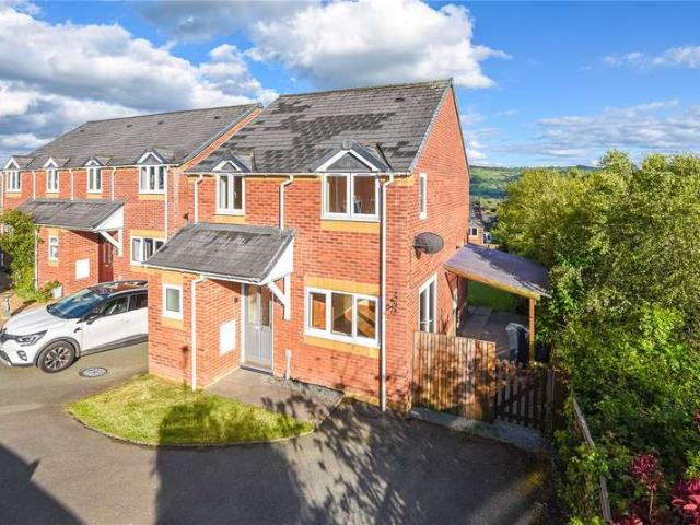 House for sale in Welshpool, Wales