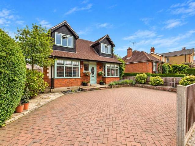 House for sale in Lightwater, Surrey Heath